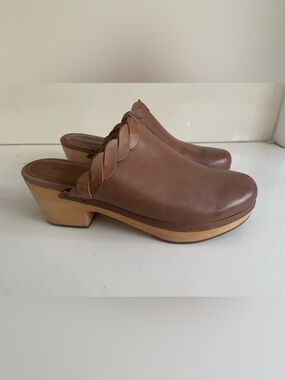 FRYE Womens Size 10 Millie Clog Brown Leather Mule High Heel Wooden Platform